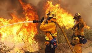 حرائق غابات في كاليفورنيا تتسبب في إخلاء 500 منزل